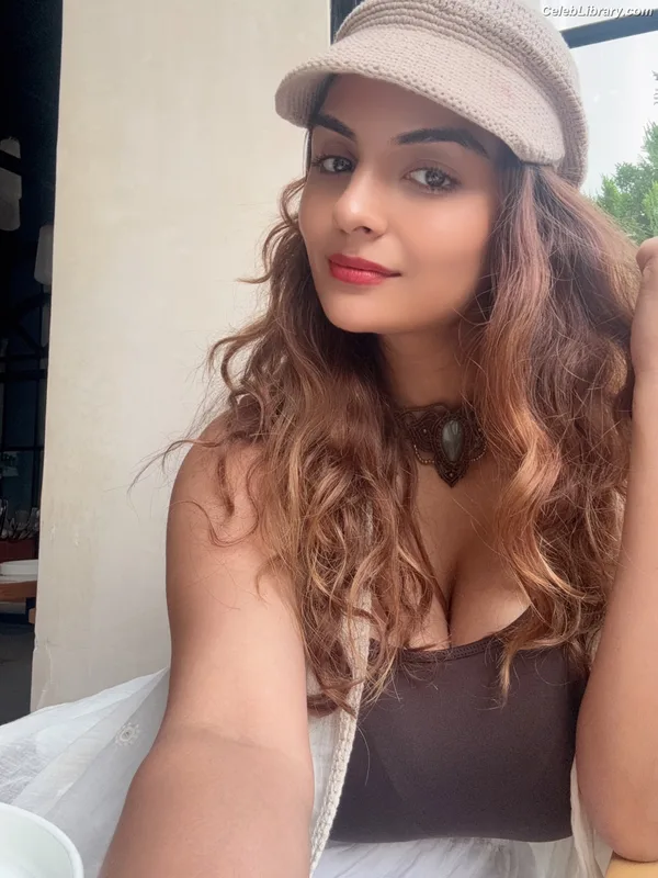 Anveshi Jain photo 1 of 285