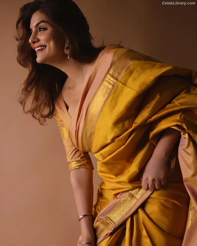 Anveshi Jain photo 23 of 285