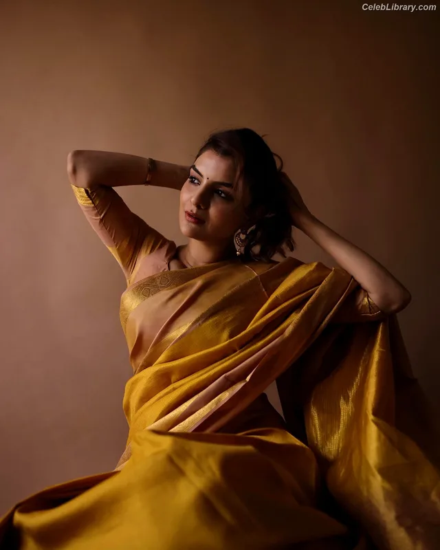 Anveshi Jain photo 1 of 285