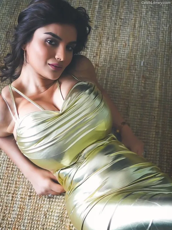 Anveshi Jain photo 6 of 285