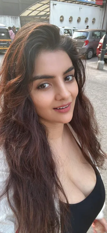 Anveshi Jain photo 10 of 285