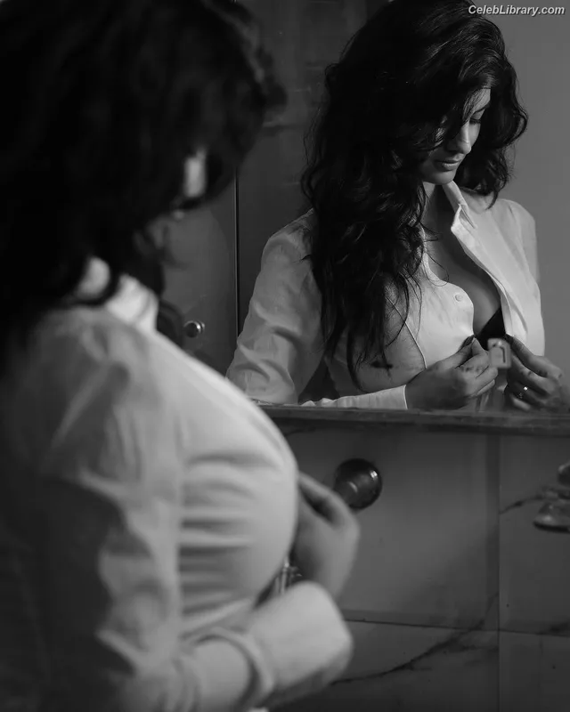 Anveshi Jain photo 15 of 285