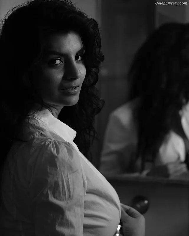 Anveshi Jain photo 19 of 285