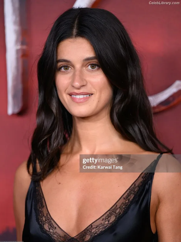 Anya Chalotra photo 3 of 59