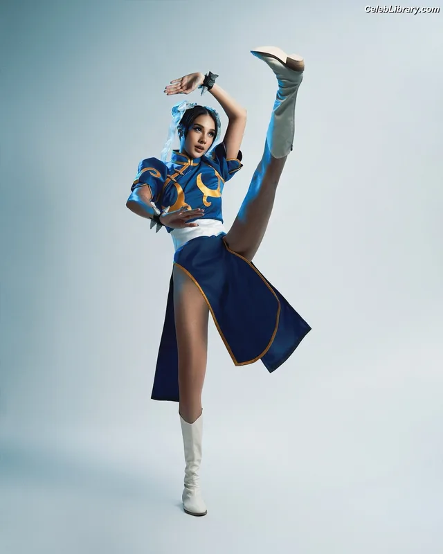 Anya Geraldine photo 4 of 89