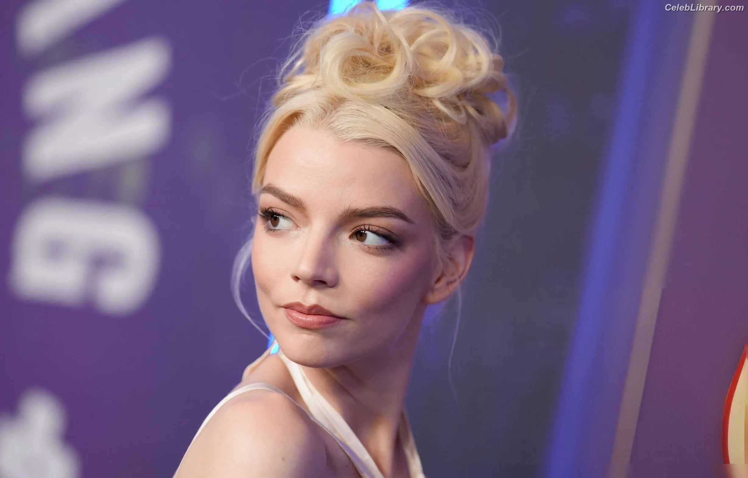 Anya Taylor-Joy photo 22 of 1439