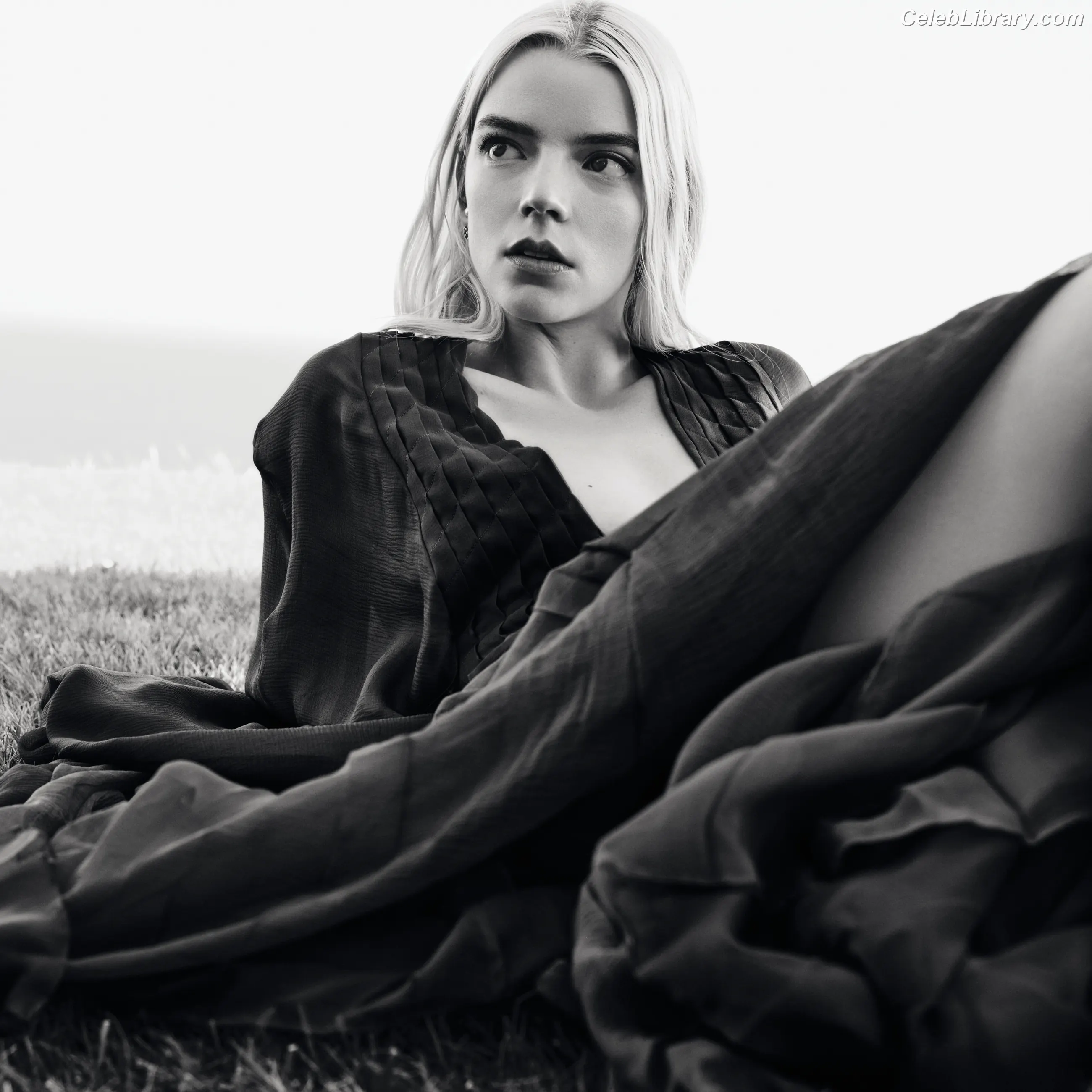 Anya Taylor-Joy photo 8 of 1439