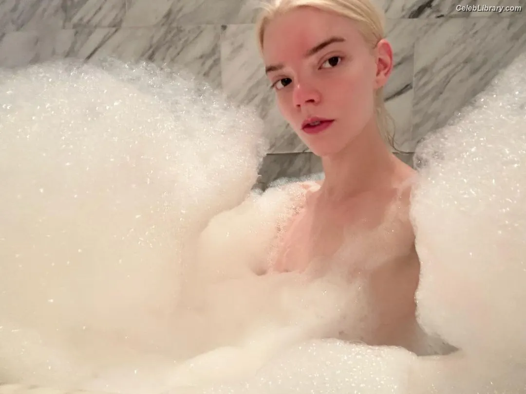 Anya Taylor-Joy photo 12 of 1439