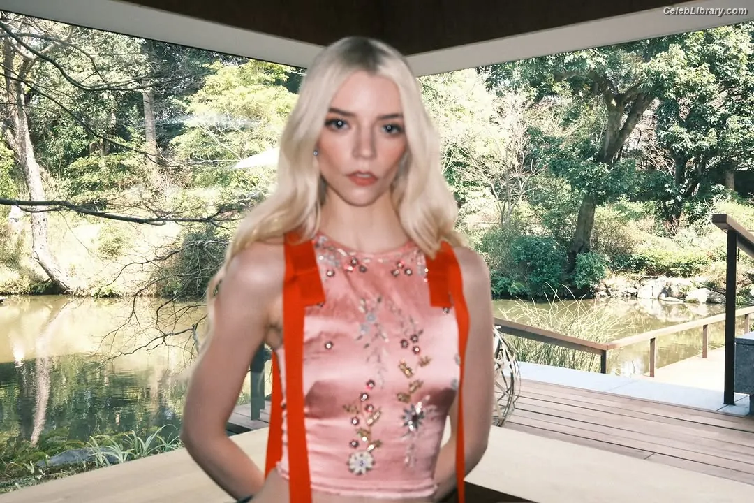 Anya Taylor-Joy photo 12 of 1439