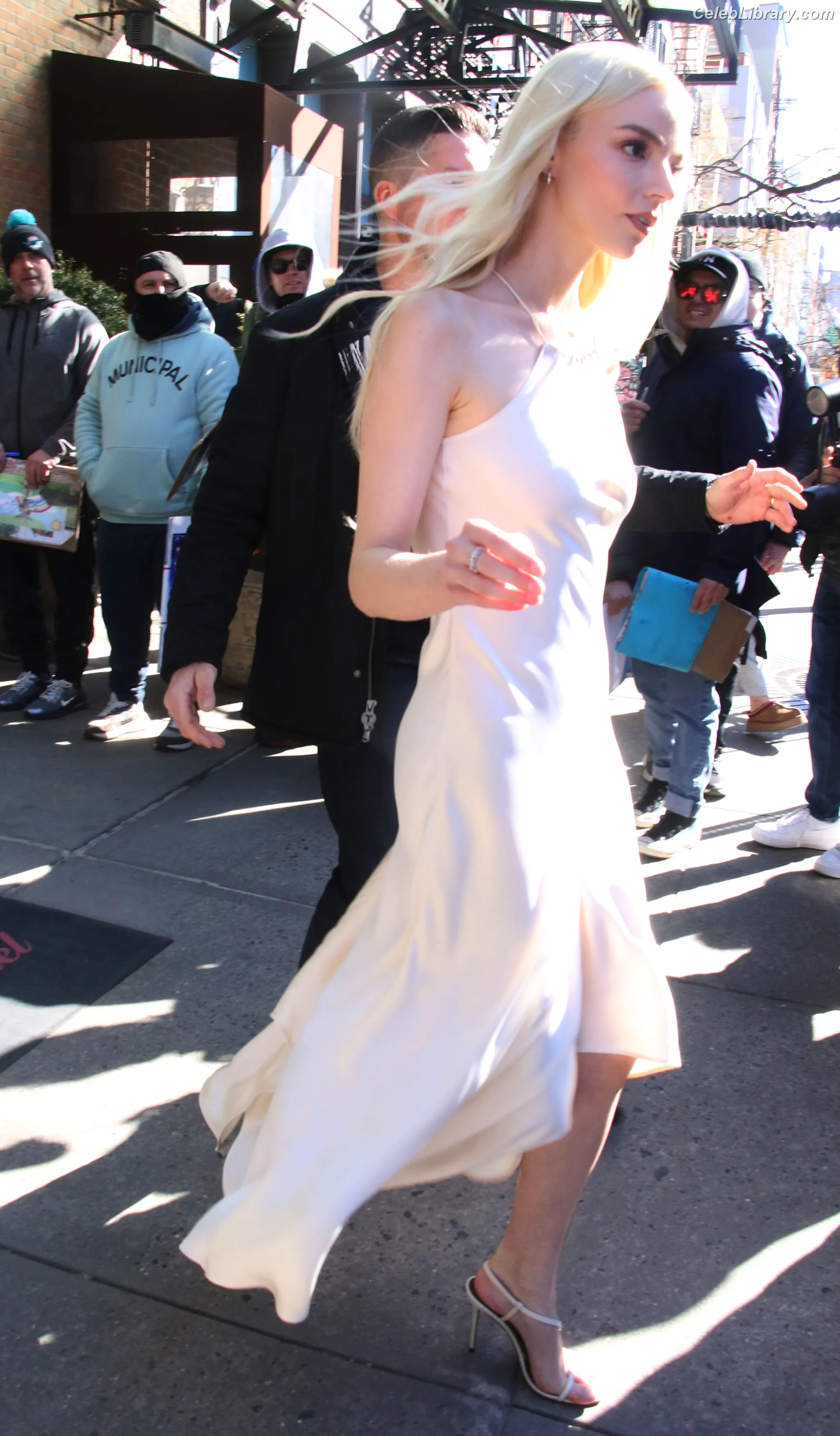Anya Taylor-Joy photo 6 of 1439