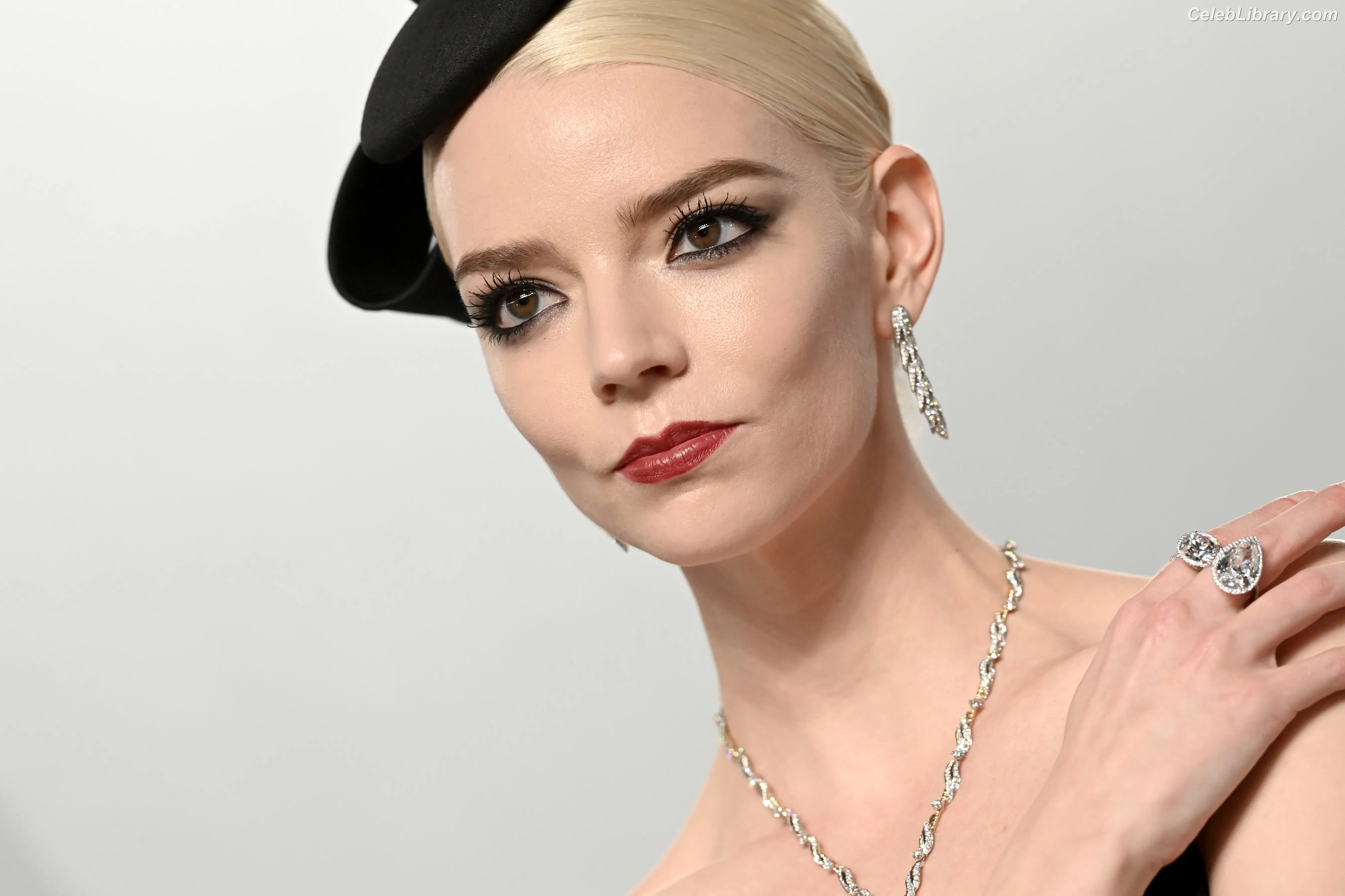 Anya Taylor-Joy photo 22 of 1439