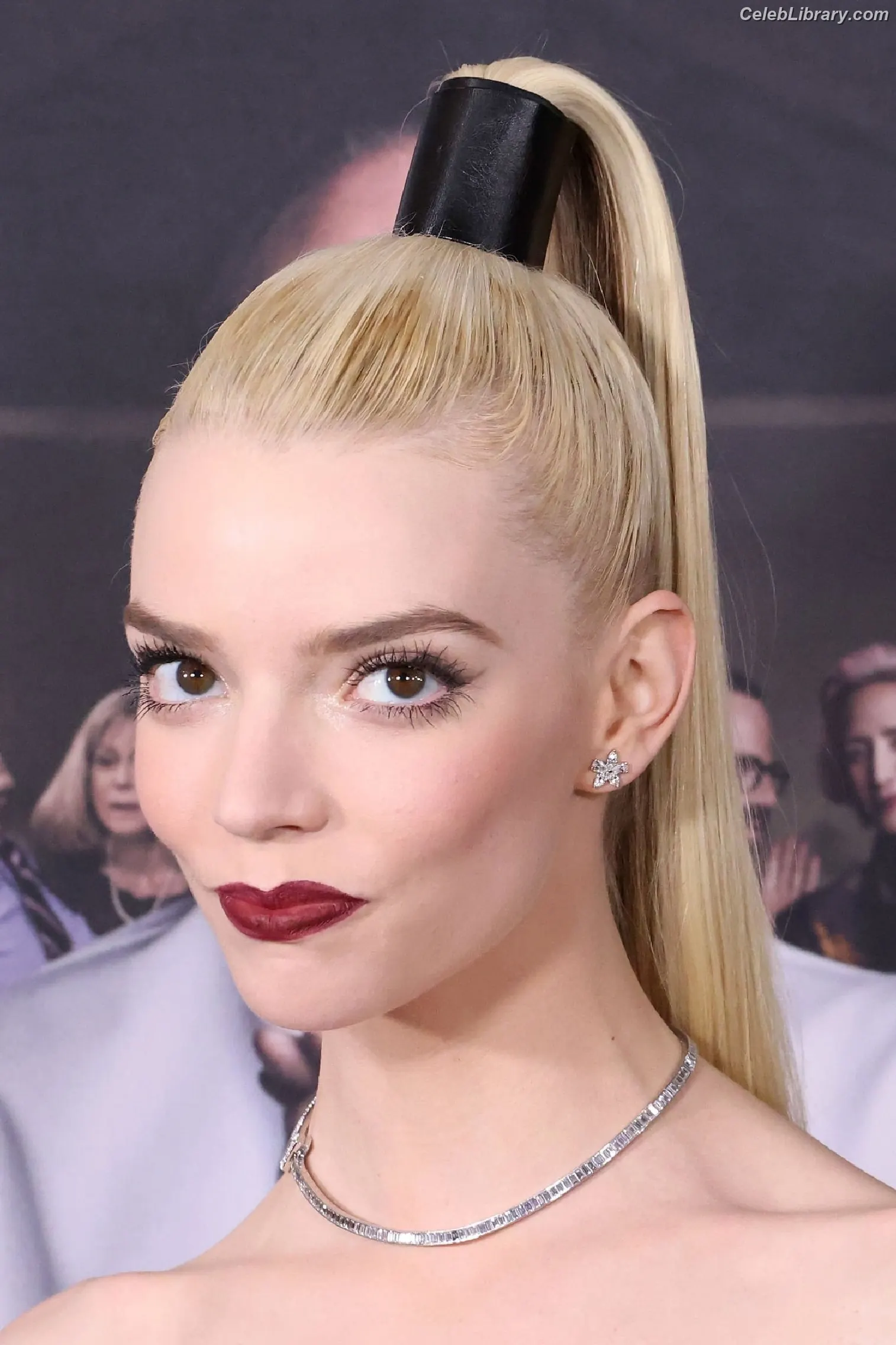 Anya Taylor-Joy photo 10 of 1439