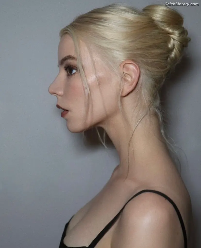 Anya Taylor-Joy photo 8 of 1439