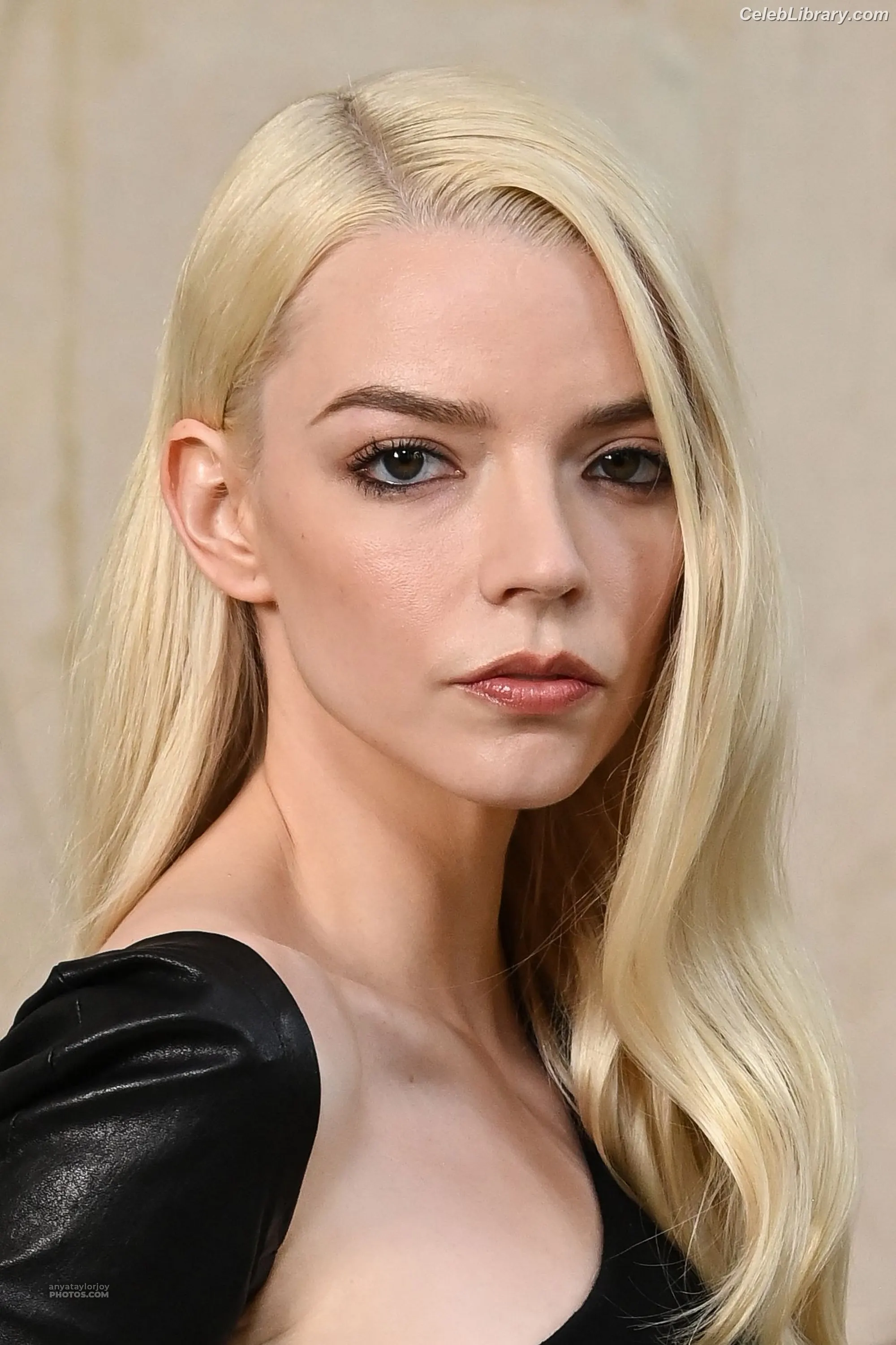 Anya Taylor-Joy photo 16 of 1439