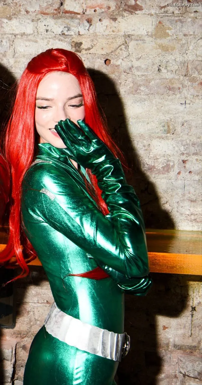 Anya Taylor-Joy photo 12 of 1439