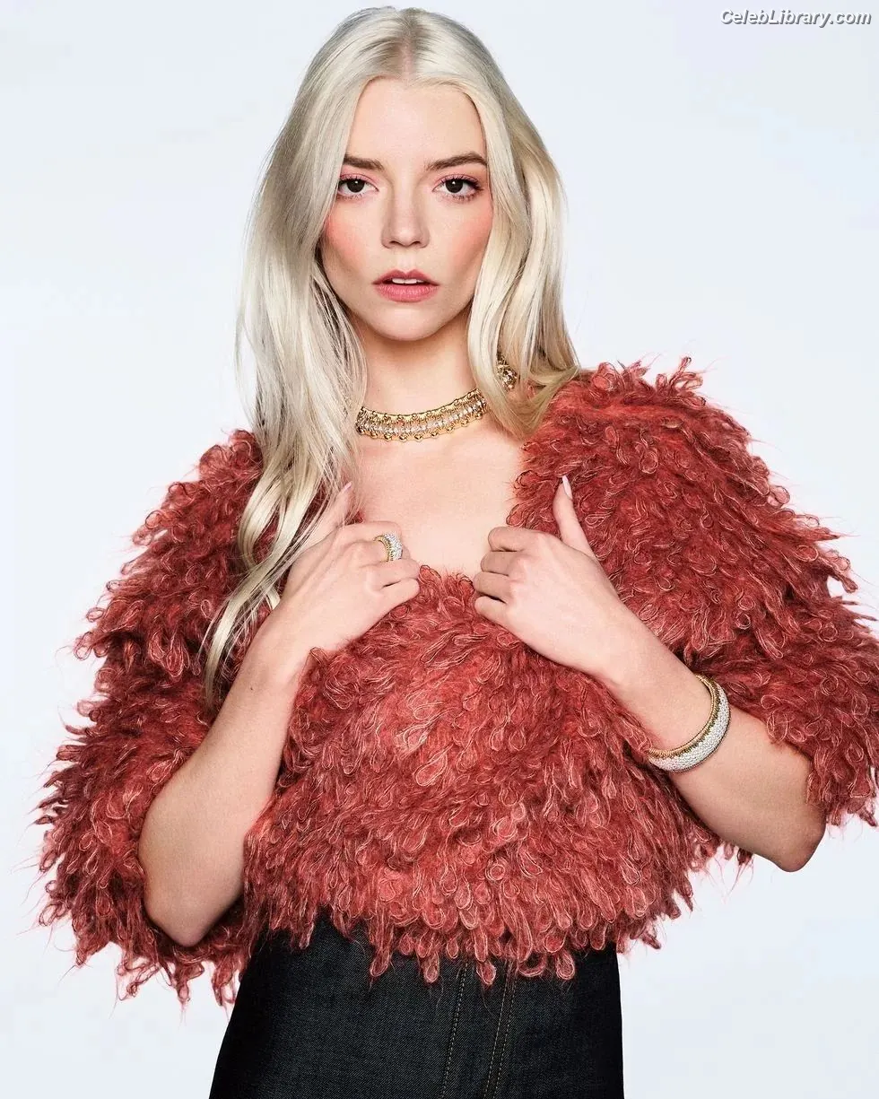 Anya Taylor-Joy photo 16 of 1439