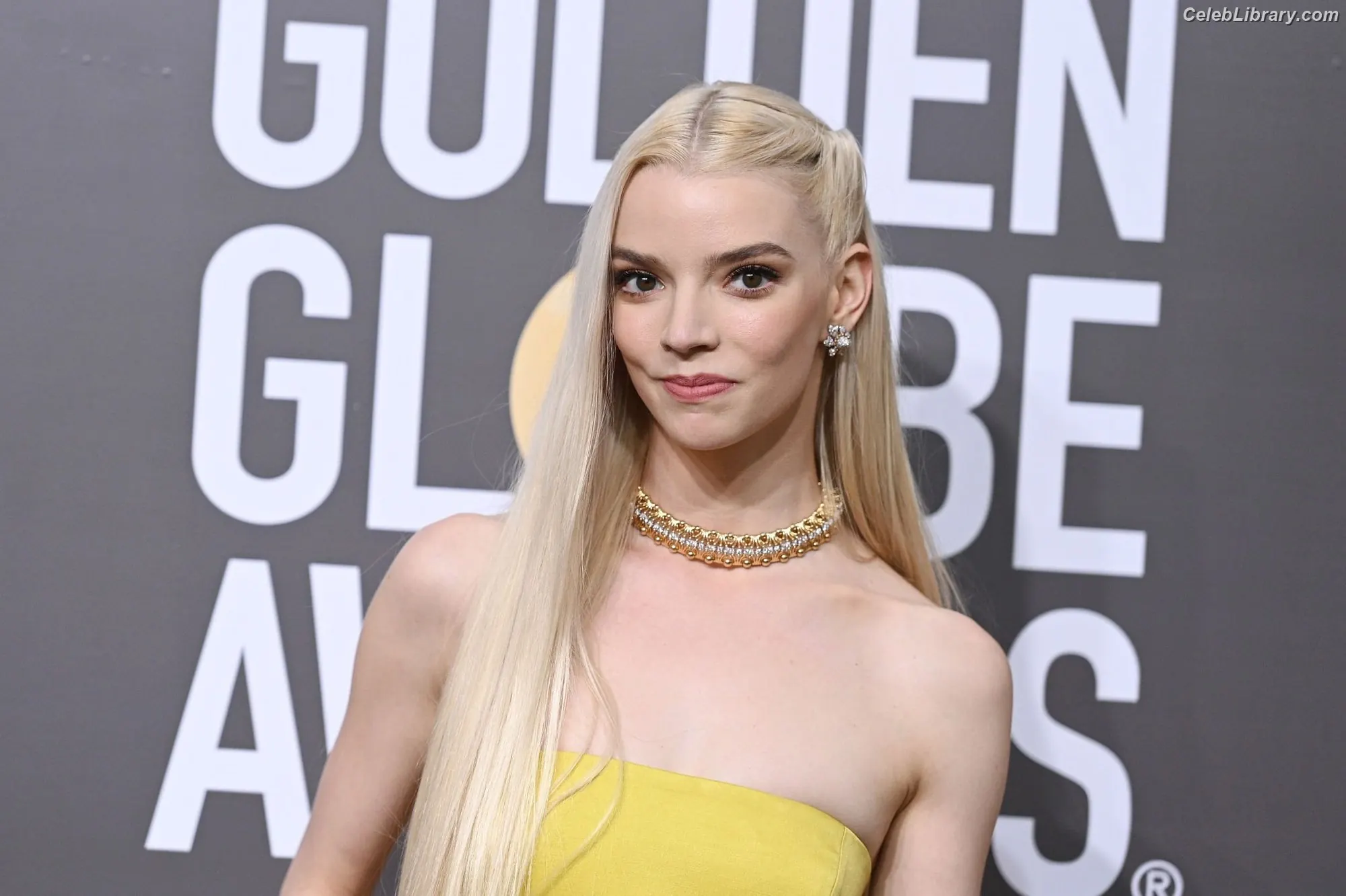 Anya Taylor-Joy photo 9 of 1439
