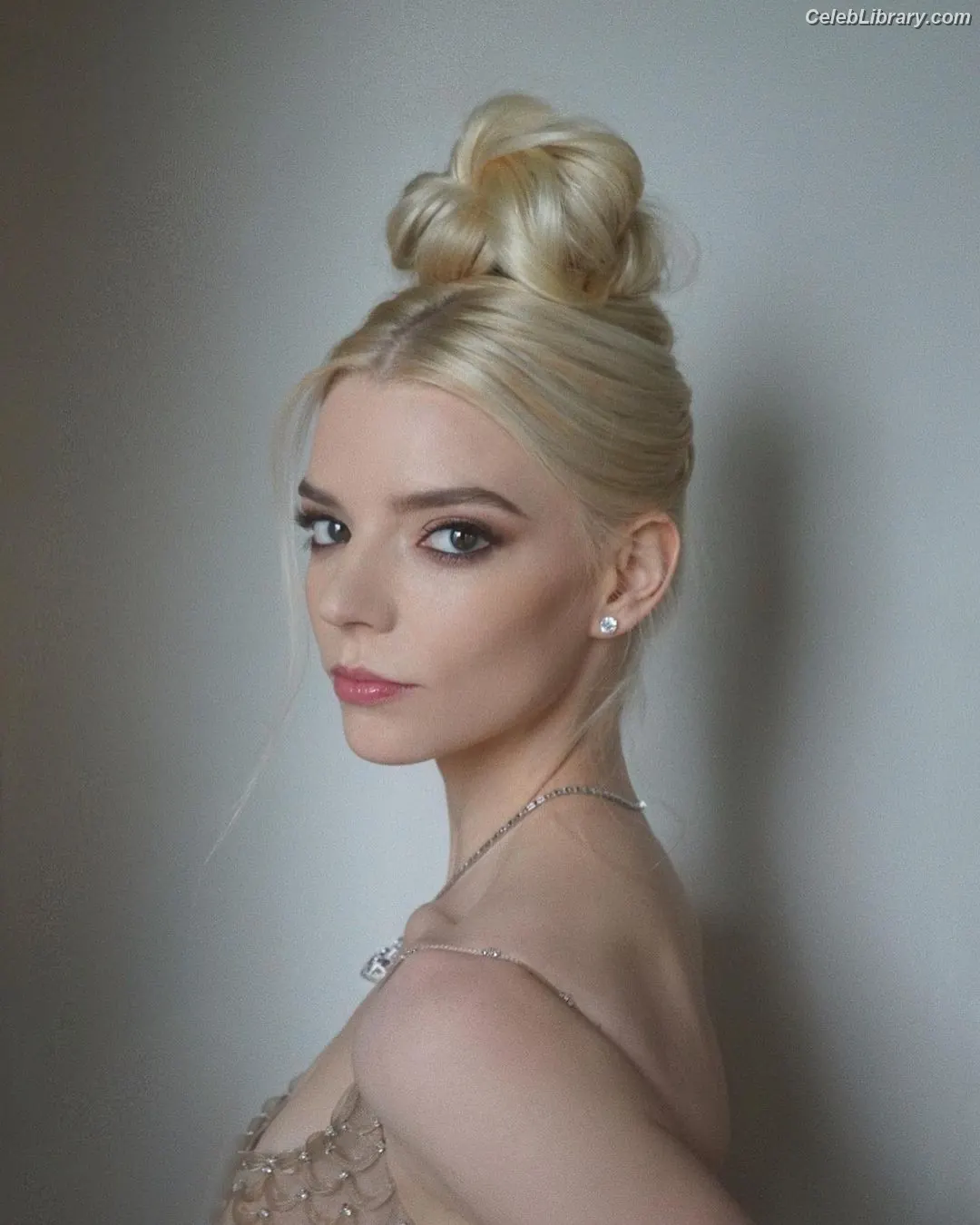 Anya Taylor-Joy photo 3 of 1439