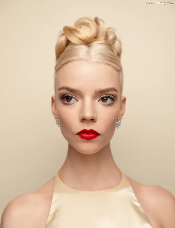 Anya Taylor-Joy photo 15 of 1440
