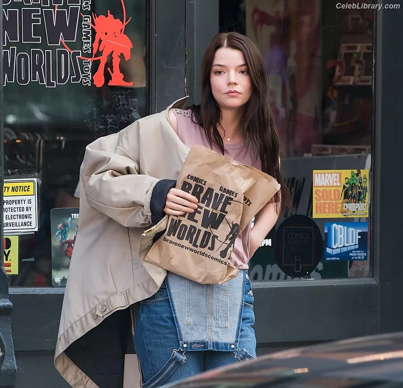 Anya Taylor-Joy photo 7 of 1440