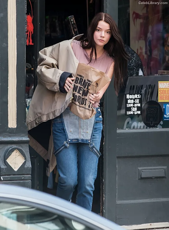 Anya Taylor-Joy photo 11 of 1440