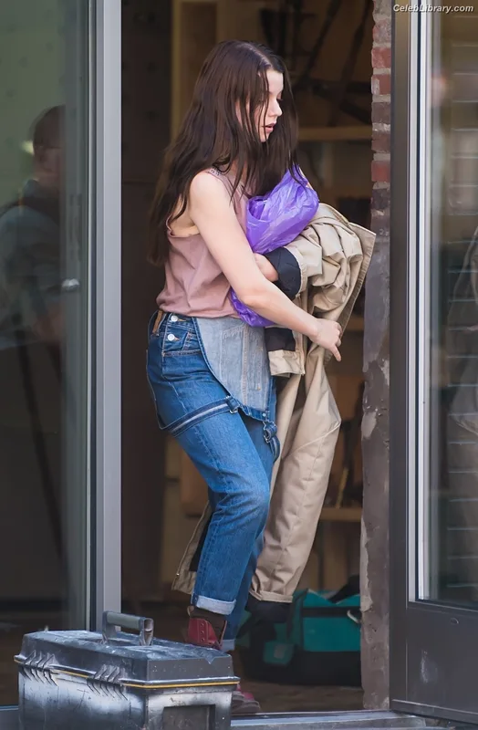 Anya Taylor-Joy photo 23 of 1440