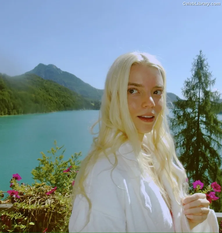 Anya Taylor-Joy photo 7 of 1440