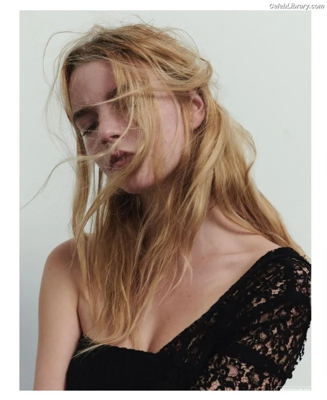 Anya Taylor-Joy photo 12 of 1440
