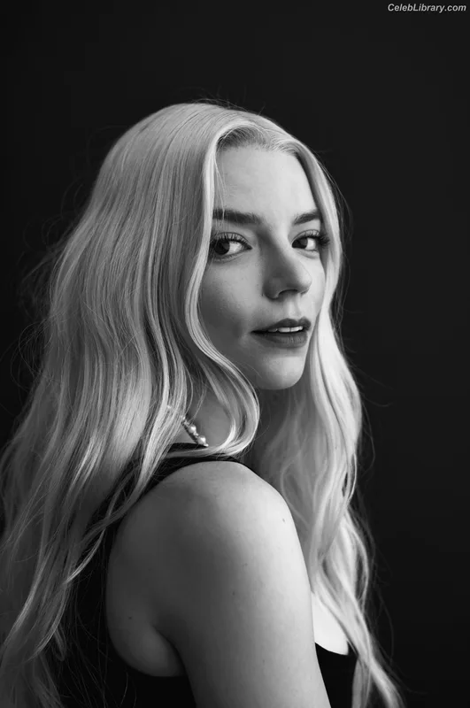 Anya Taylor-Joy photo 13 of 1440