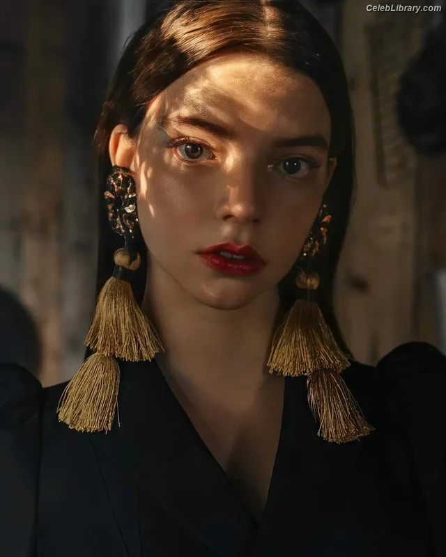 Anya Taylor-Joy photo 16 of 1440