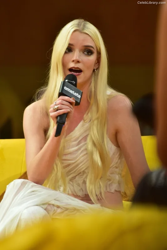 Anya Taylor-Joy photo 10 of 1440