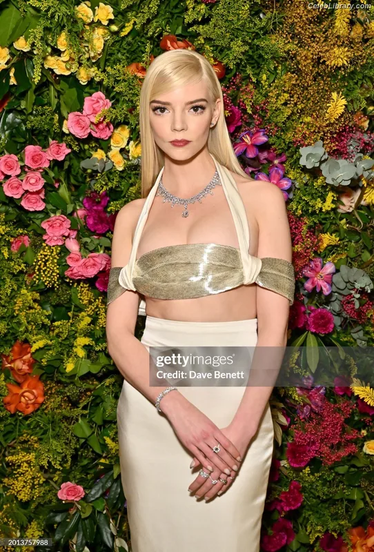Anya Taylor-Joy photo 3 of 1440