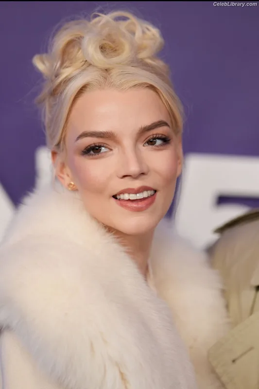 Anya Taylor-Joy photo 19 of 1440