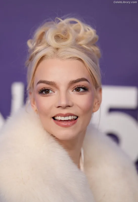Anya Taylor-Joy photo 20 of 1440
