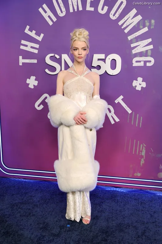 Anya Taylor-Joy photo 23 of 1440