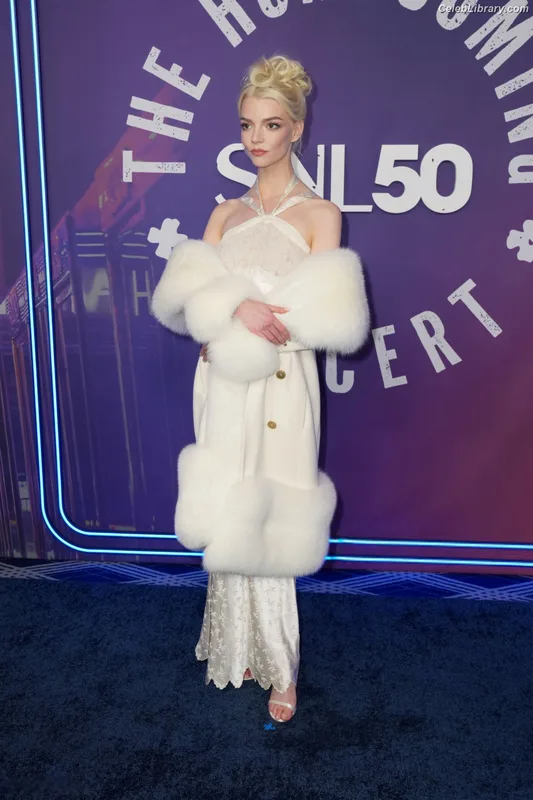 Anya Taylor-Joy photo 24 of 1440