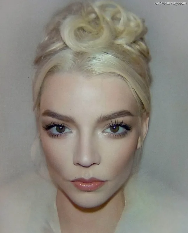 Anya Taylor-Joy photo 2 of 1440