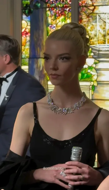Anya Taylor-Joy photo 10 of 1440