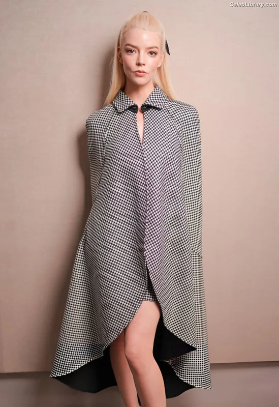 Anya Taylor-Joy photo 16 of 1440