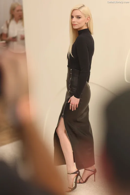 Anya Taylor-Joy photo 17 of 1440