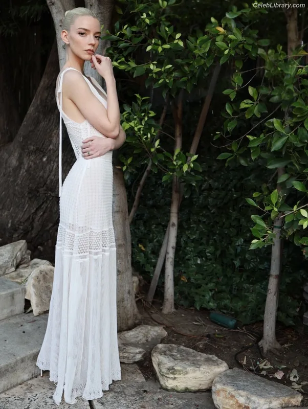 Anya Taylor-Joy photo 4 of 1440