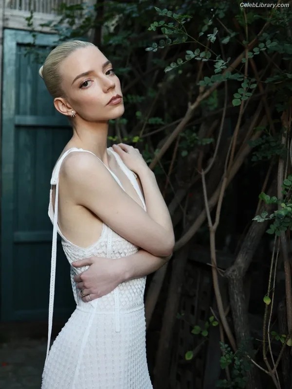 Anya Taylor-Joy photo 5 of 1440
