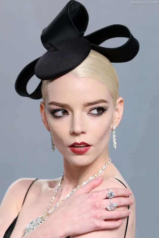Anya Taylor-Joy photo 10 of 1440