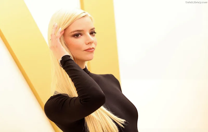 Anya Taylor-Joy photo 21 of 1440