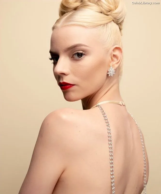 Anya Taylor-Joy photo 13 of 1440