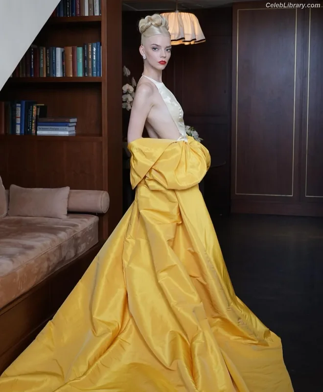 Anya Taylor-Joy photo 17 of 1440