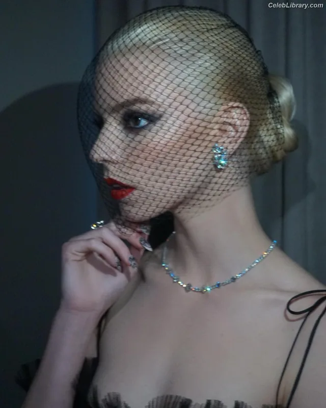Anya Taylor-Joy photo 22 of 1440