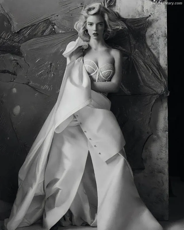 Anya Taylor-Joy photo 3 of 1440
