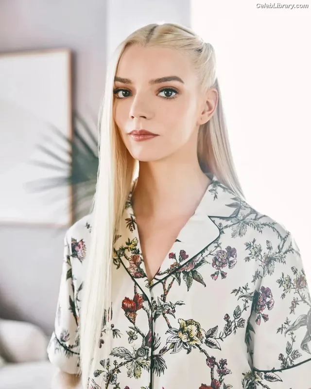 Anya Taylor-Joy photo 15 of 1440