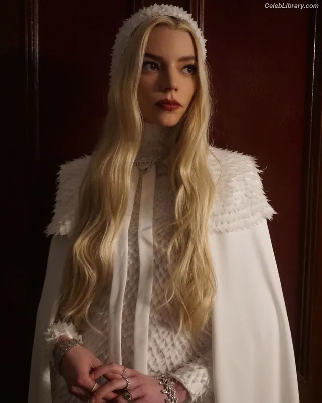 Anya Taylor-Joy photo 3 of 1440
